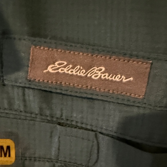 NWT- Eddie Bauer Men's Dark Blue Casual Button Down Outdoor Shirt - Picture 3 of 7